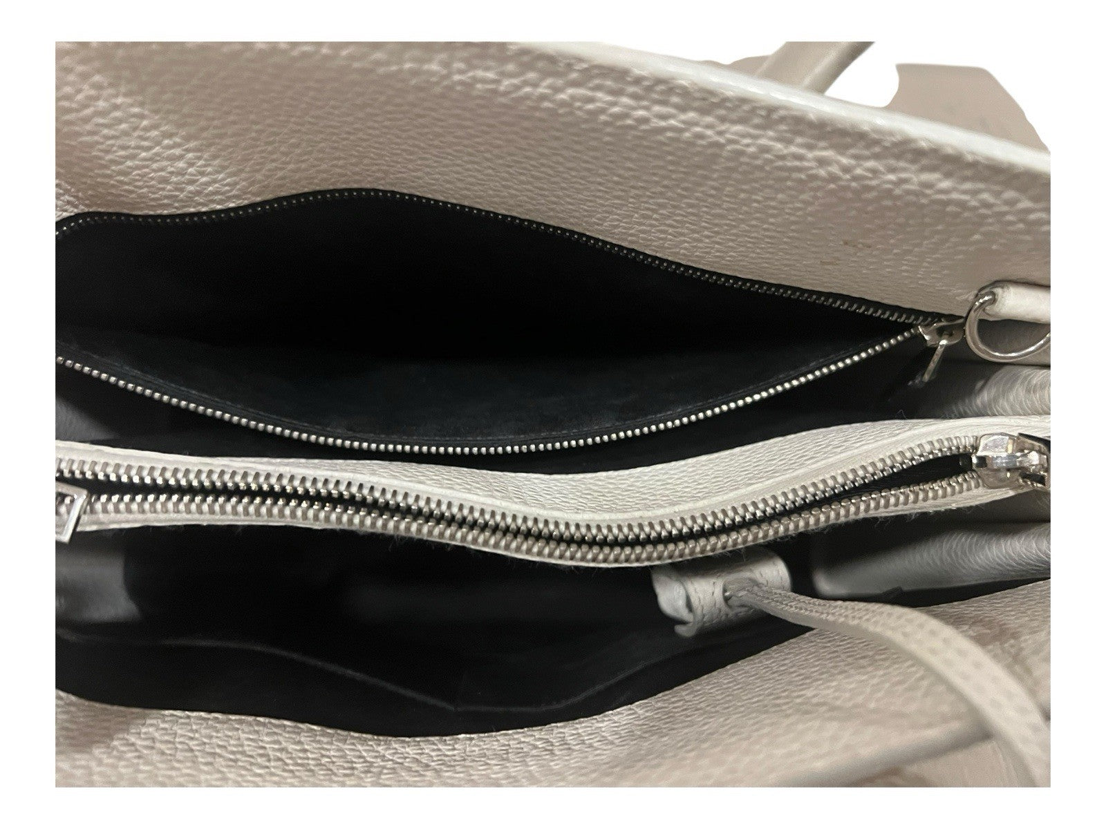 Saint Laurent Sac de Jour Shoulder Bag One Size Beige Leather