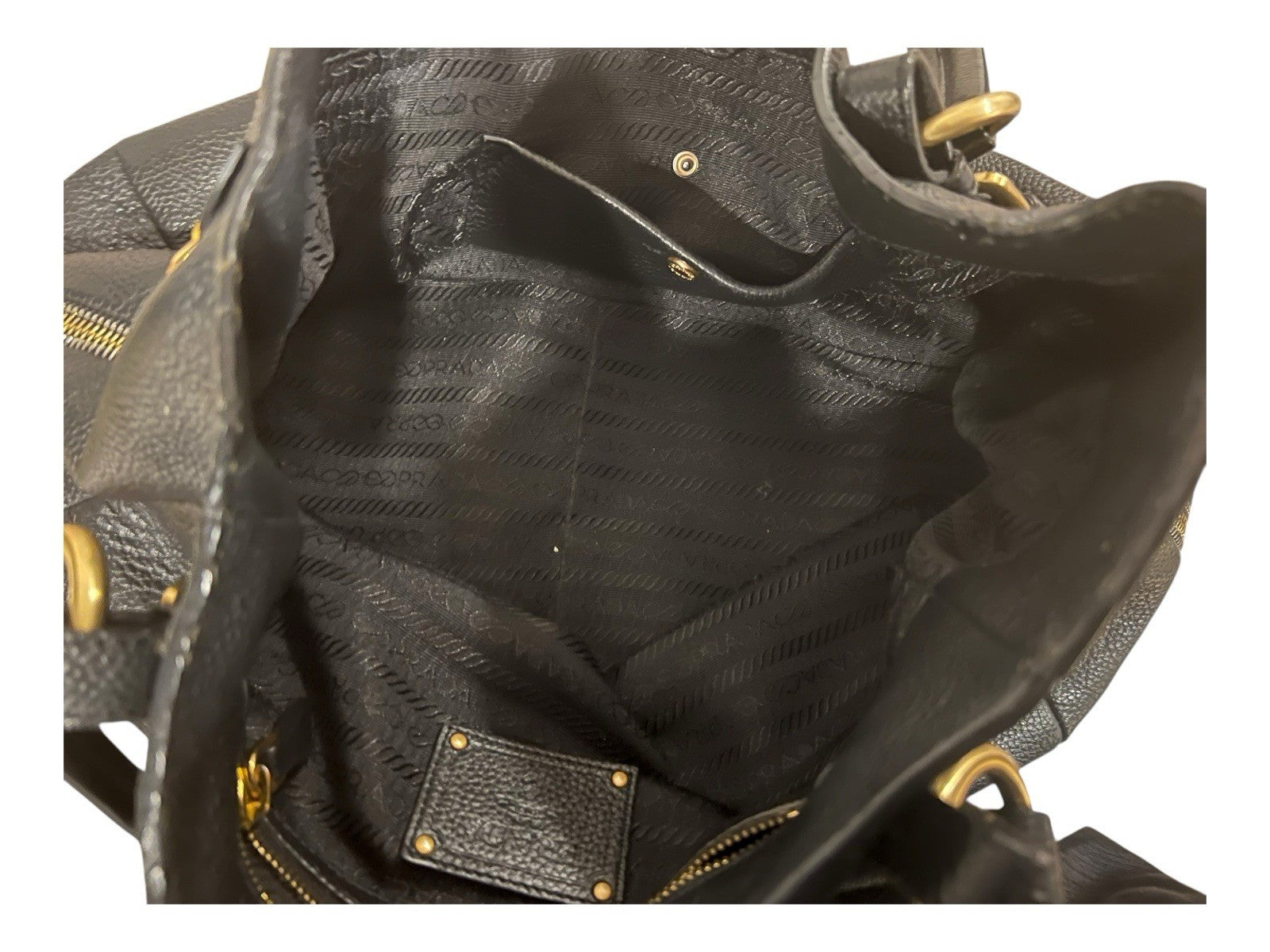 Prada Sacca Cervo Side Zippy Shoulder Bag Nero